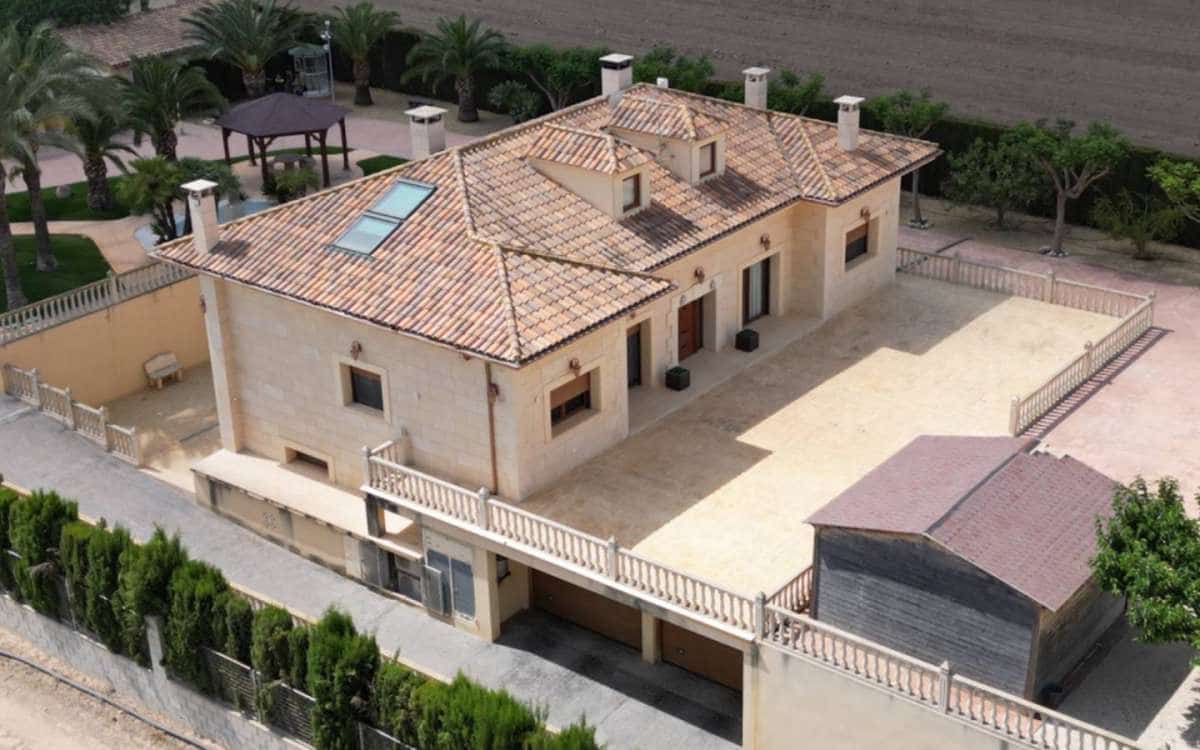 5 soveværelse Villa til salg i Aspe med swimmingpool garage - € 850.000 (Ref: 9943174)