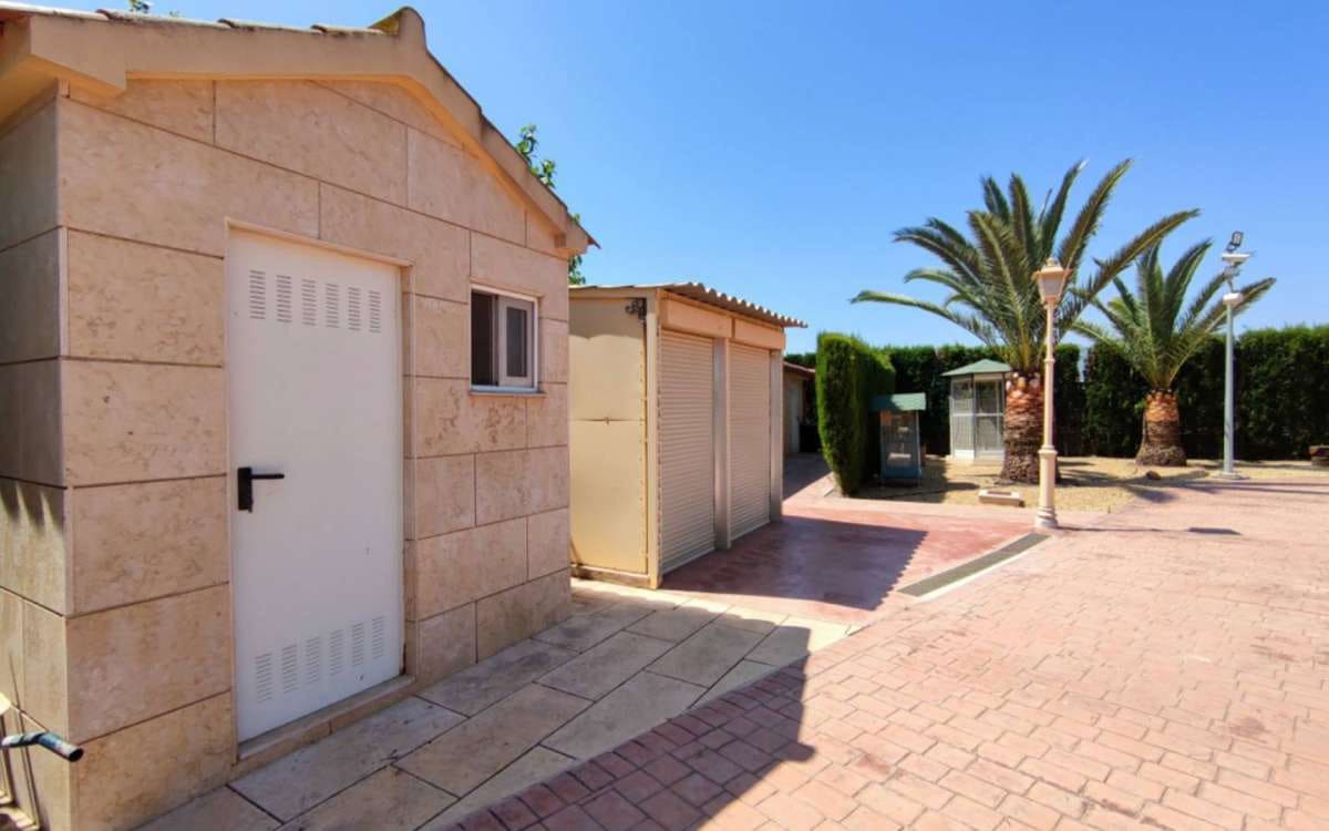 5 soveværelse Villa til salg i Aspe med swimmingpool garage - € 850.000 (Ref: 9943174)