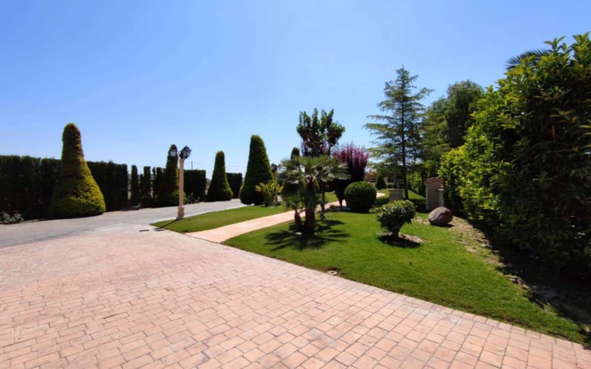 5 soveværelse Villa til salg i Aspe med swimmingpool garage - € 850.000 (Ref: 9943174)