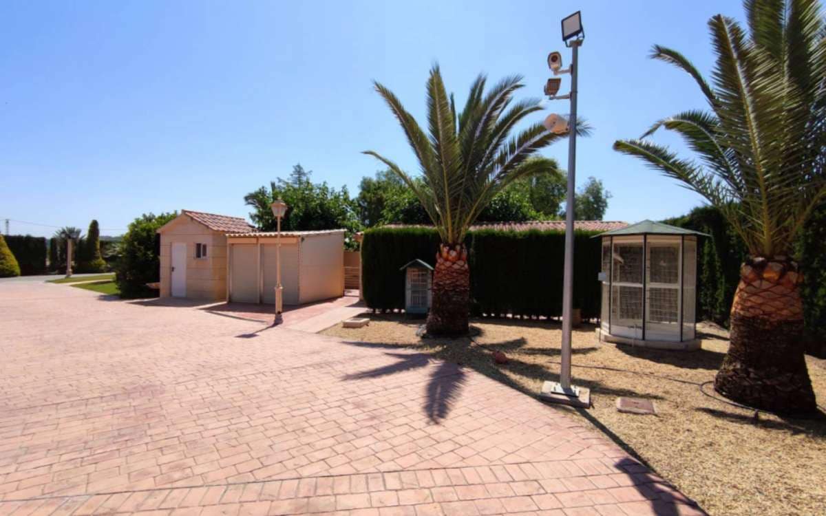 5 soveværelse Villa til salg i Aspe med swimmingpool garage - € 850.000 (Ref: 9943174)