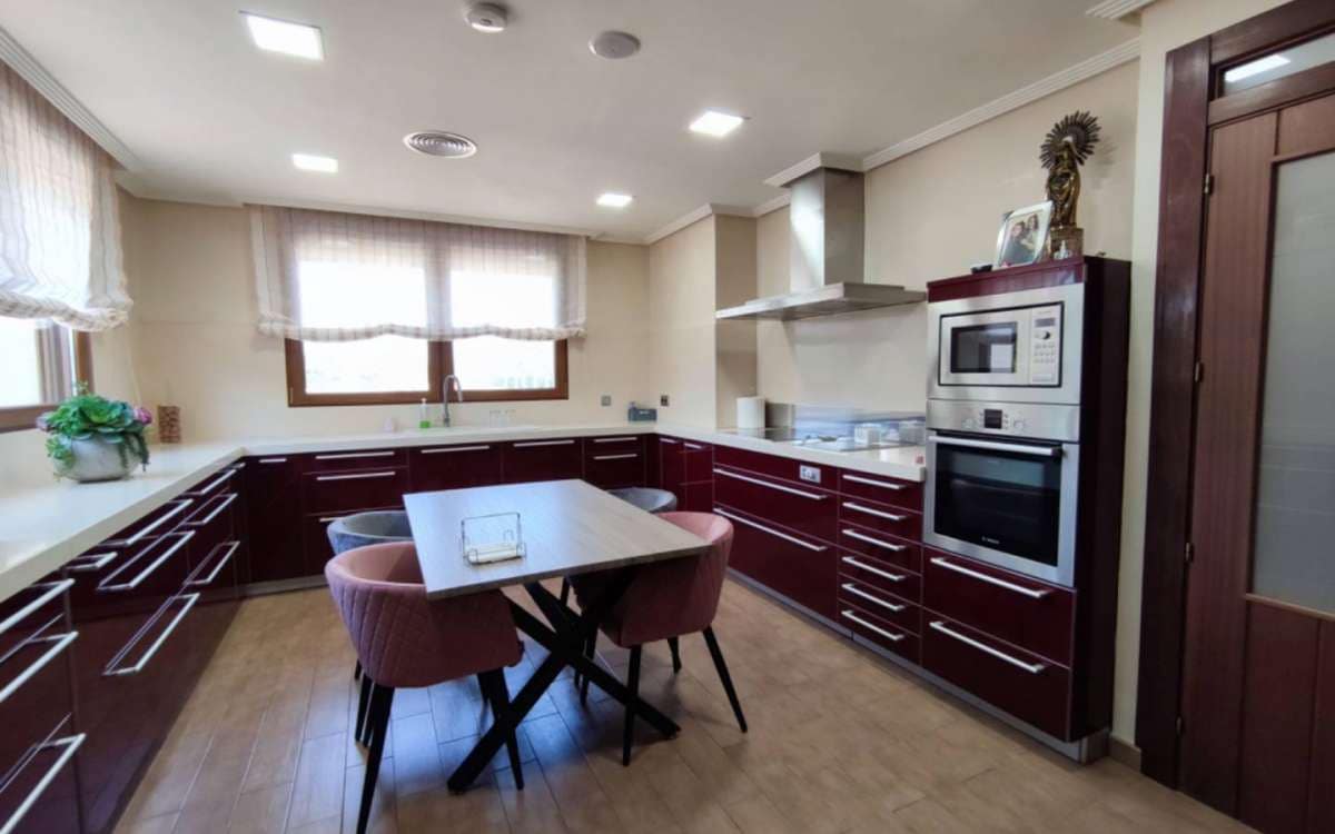 5 soveværelse Villa til salg i Aspe med swimmingpool garage - € 850.000 (Ref: 9943174)
