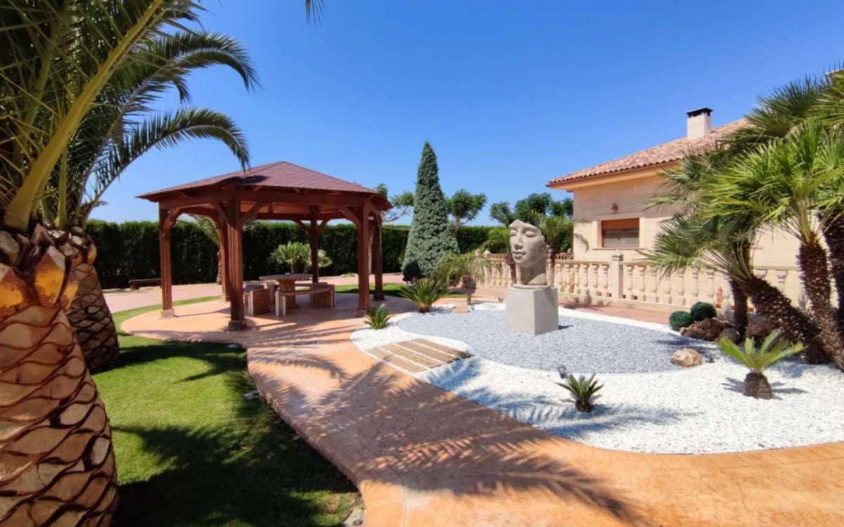 5 soveværelse Villa til salg i Aspe med swimmingpool garage - € 850.000 (Ref: 9943174)