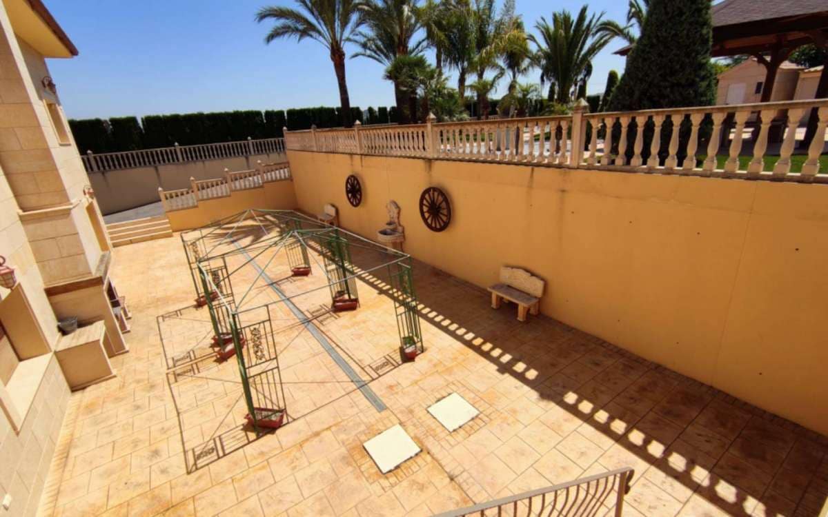 5 soveværelse Villa til salg i Aspe med swimmingpool garage - € 850.000 (Ref: 9943174)