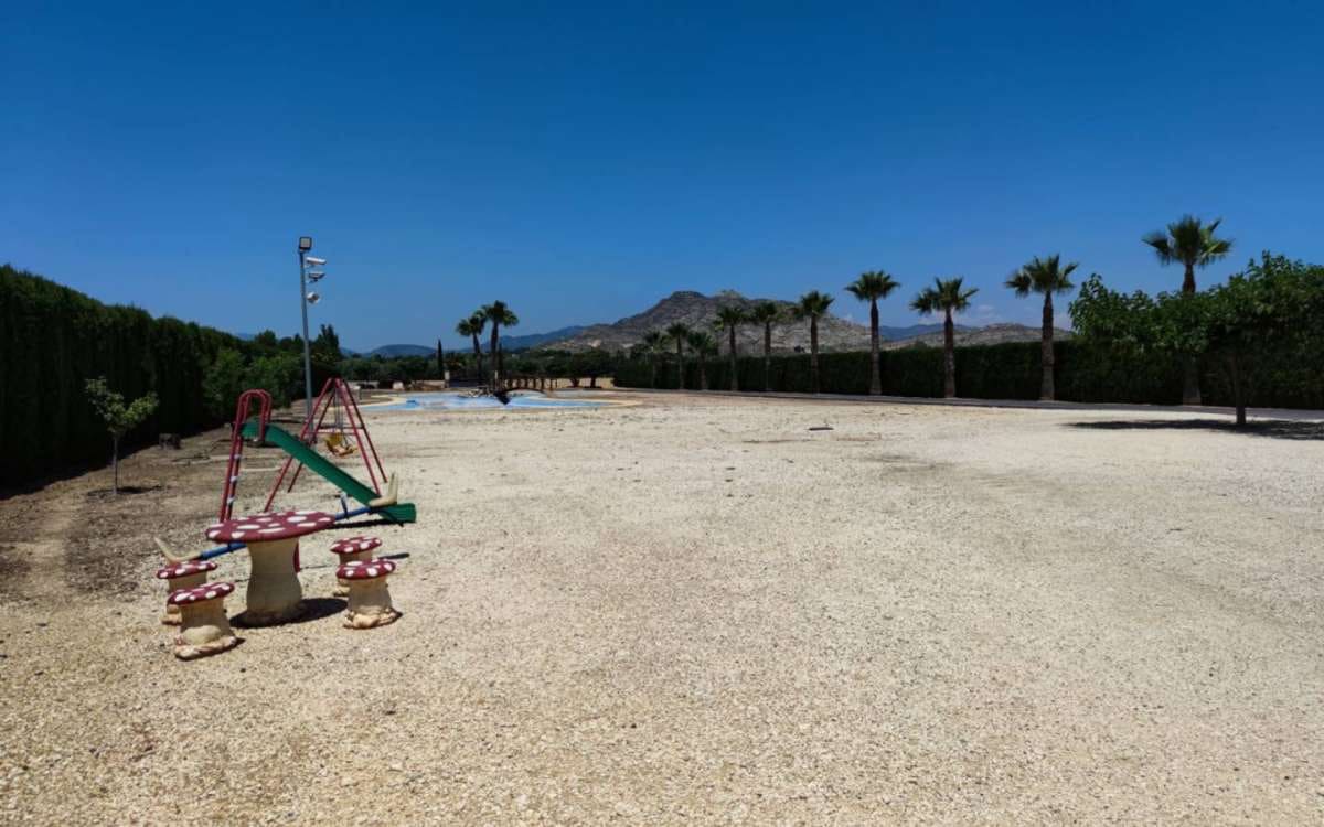5 soveværelse Villa til salg i Aspe med swimmingpool garage - € 850.000 (Ref: 9943174)