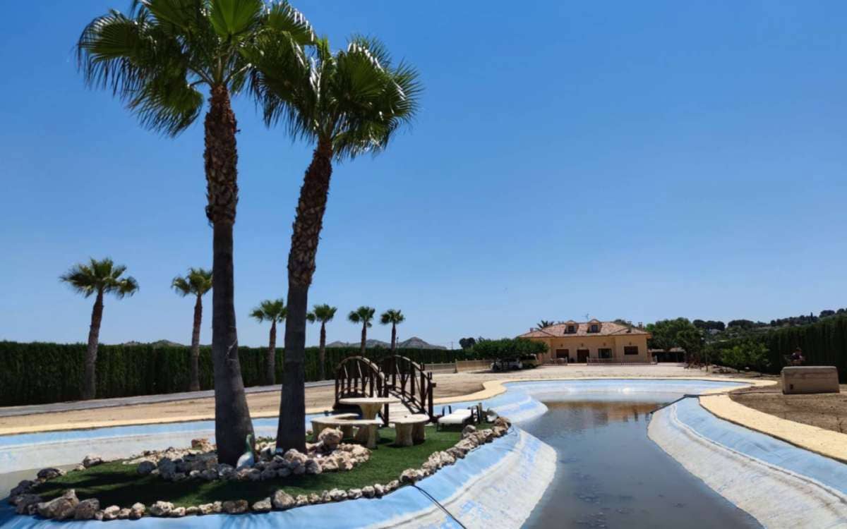 5 soveværelse Villa til salg i Aspe med swimmingpool garage - € 850.000 (Ref: 9943174)