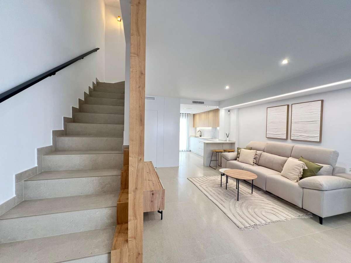 3 soveværelse Byhus til salg i Benferri med swimmingpool garage - € 369.000 (Ref: 9955492)