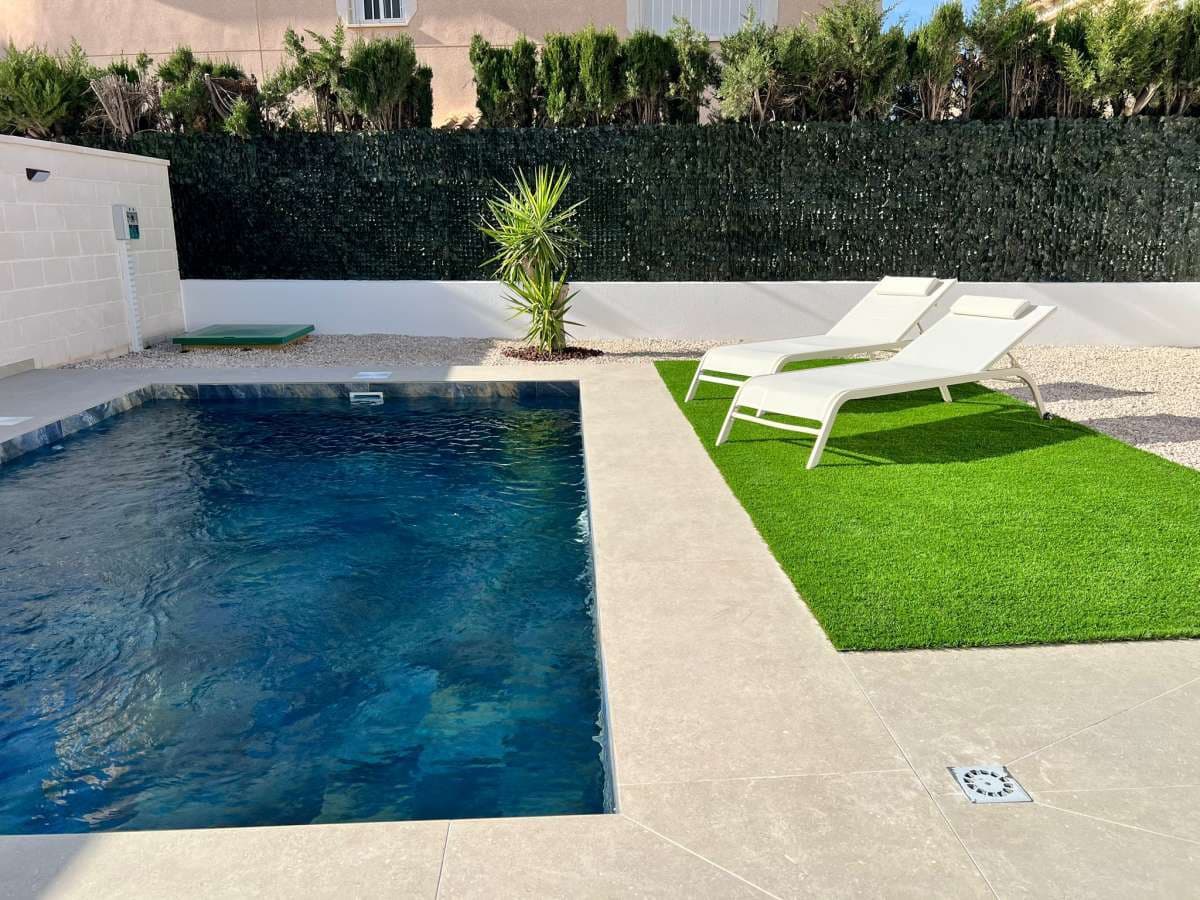 3 soveværelse Byhus til salg i Benferri med swimmingpool garage - € 369.000 (Ref: 9955492)