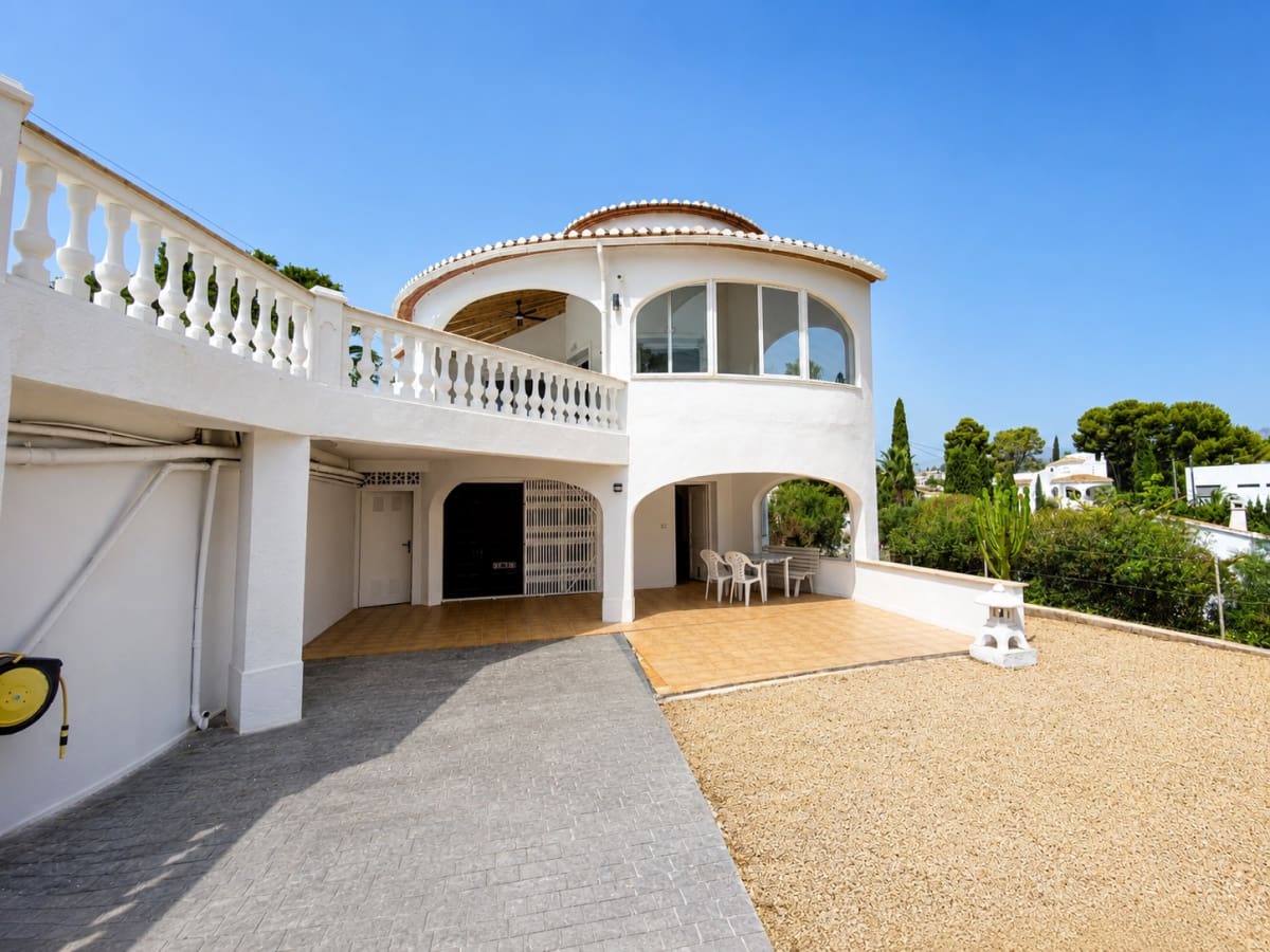 Chalet de 5 habitaciones en Benissa en venta con piscina garaje - 1.450.000 € (Ref: 9991853)