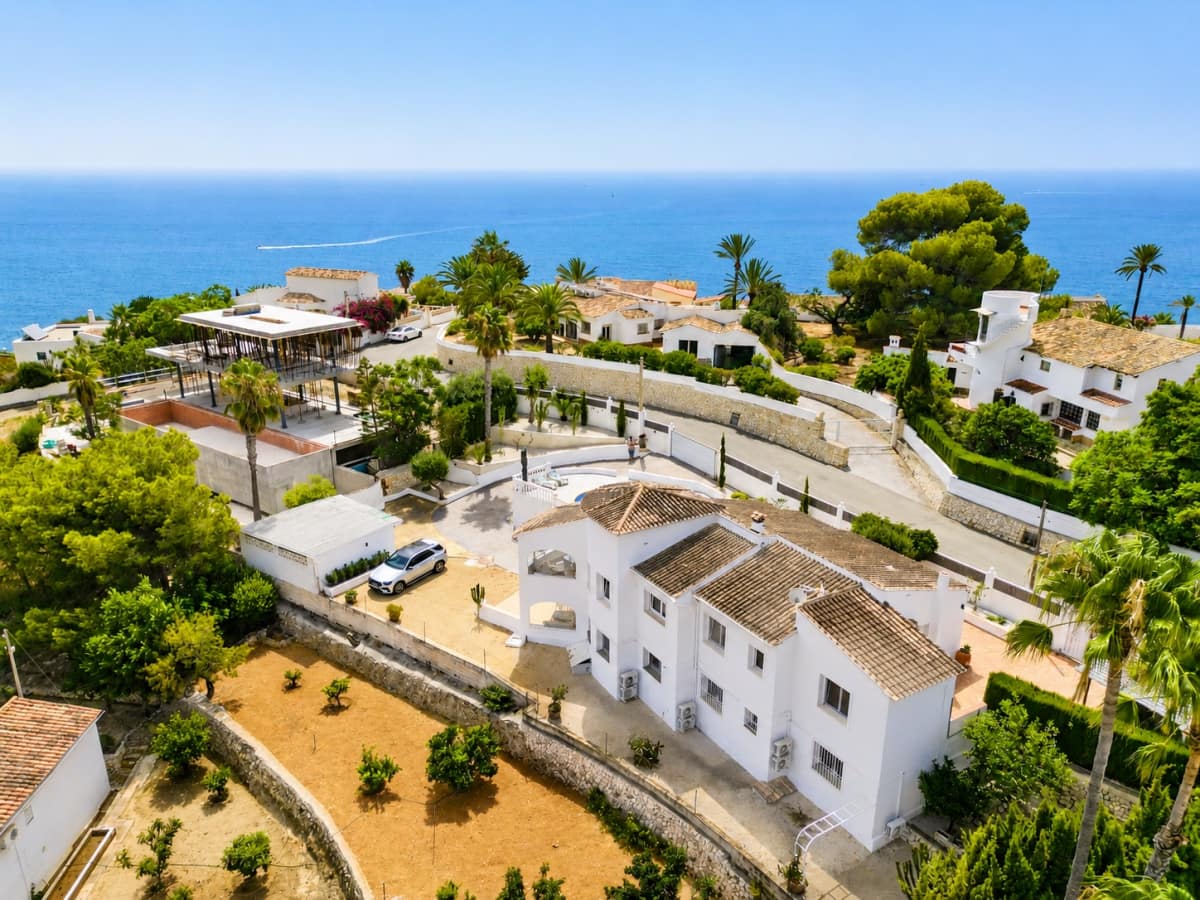 Chalet de 5 habitaciones en Benissa en venta con piscina garaje - 1.450.000 € (Ref: 9991853)