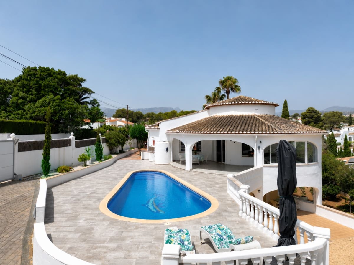 Chalet de 5 habitaciones en Benissa en venta con piscina garaje - 1.450.000 € (Ref: 9991853)