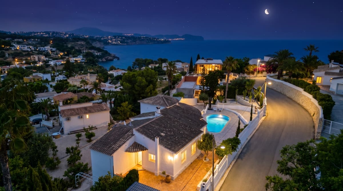 Chalet de 5 habitaciones en Benissa en venta con piscina garaje - 1.450.000 € (Ref: 9991853)