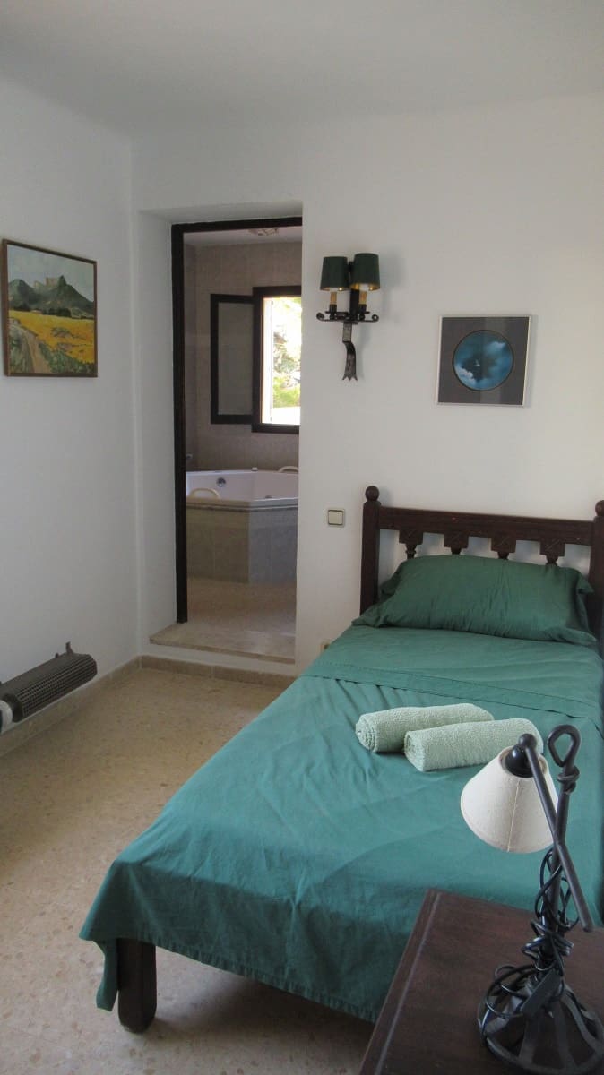 6 bedroom Villa for sale in Cala Serena with pool garage - € 1,850,000 (Ref: 7660026)