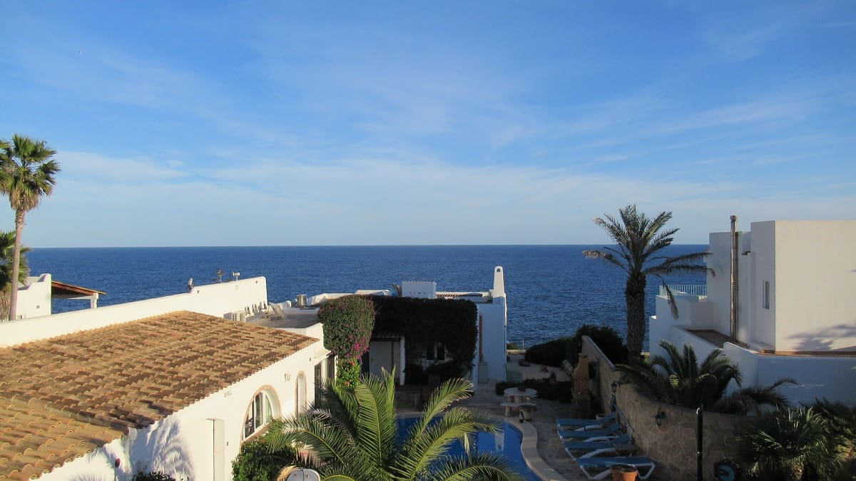 6 bedroom Villa for sale in Cala Serena with pool garage - € 1,850,000 (Ref: 7660026)