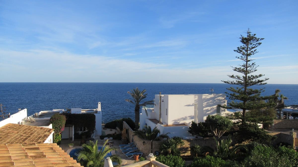 6 bedroom Villa for sale in Cala Serena with pool garage - € 1,850,000 (Ref: 7660026)