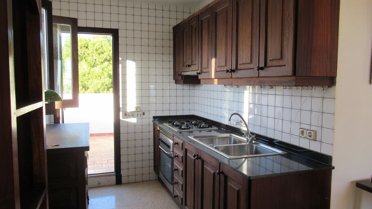 6 bedroom Villa for sale in Cala Serena with pool garage - € 1,850,000 (Ref: 7660026)