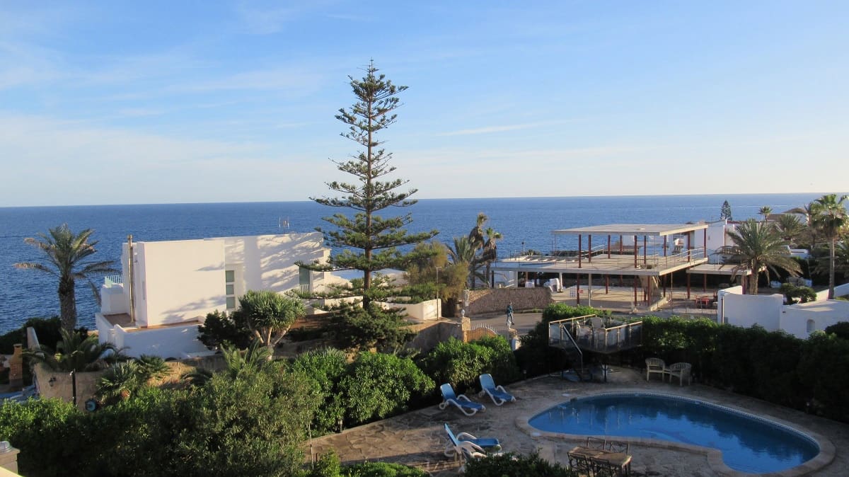 6 bedroom Villa for sale in Cala Serena with pool garage - € 1,850,000 (Ref: 7660026)