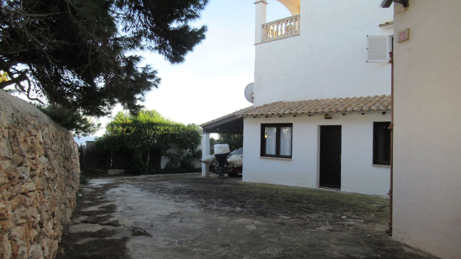 6 bedroom Villa for sale in Cala Serena with pool garage - € 1,850,000 (Ref: 7660026)