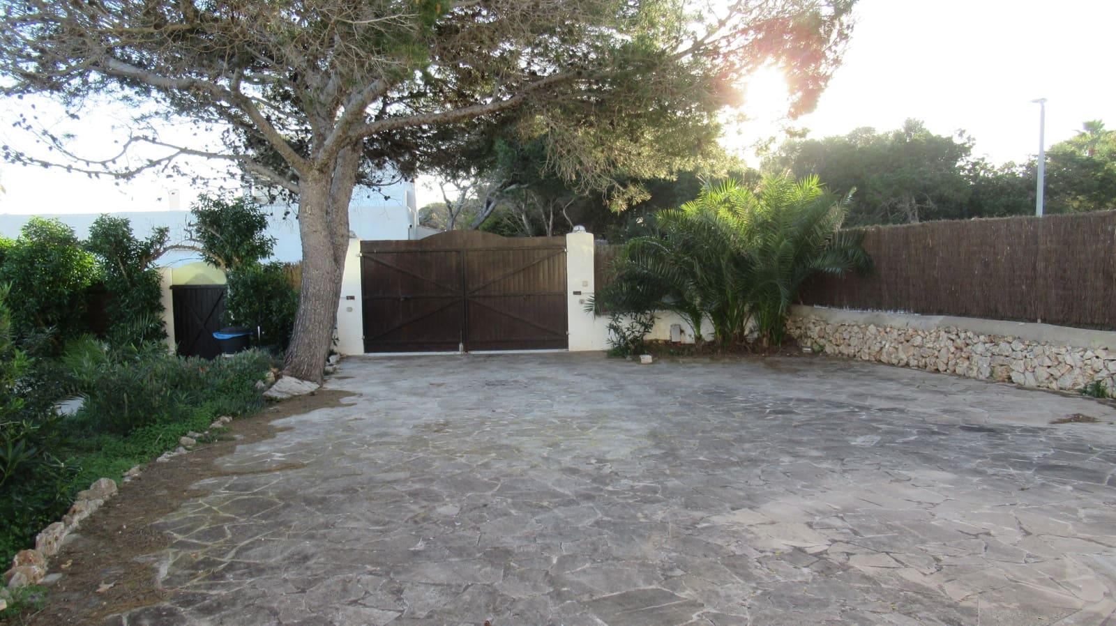 6 bedroom Villa for sale in Cala Serena with pool garage - € 1,850,000 (Ref: 7660026)