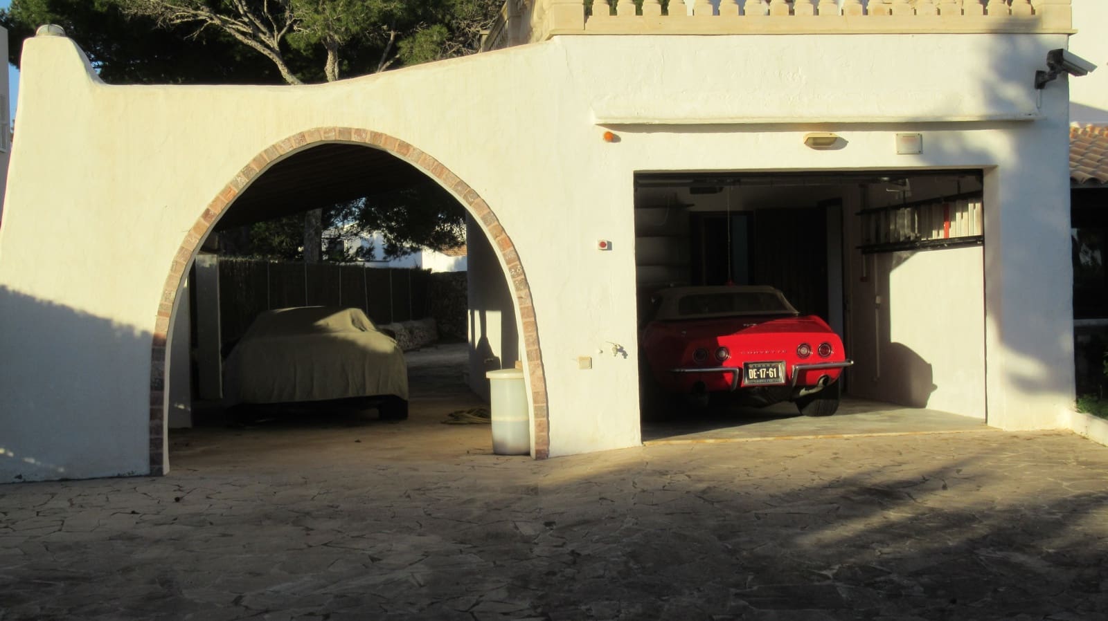 6 bedroom Villa for sale in Cala Serena with pool garage - € 1,850,000 (Ref: 7660026)