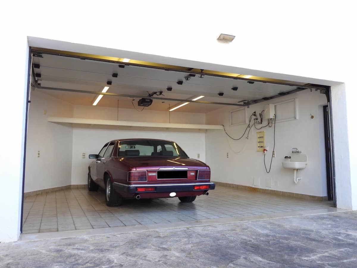 6 bedroom Villa for sale in Cala Serena with pool garage - € 1,850,000 (Ref: 7660026)