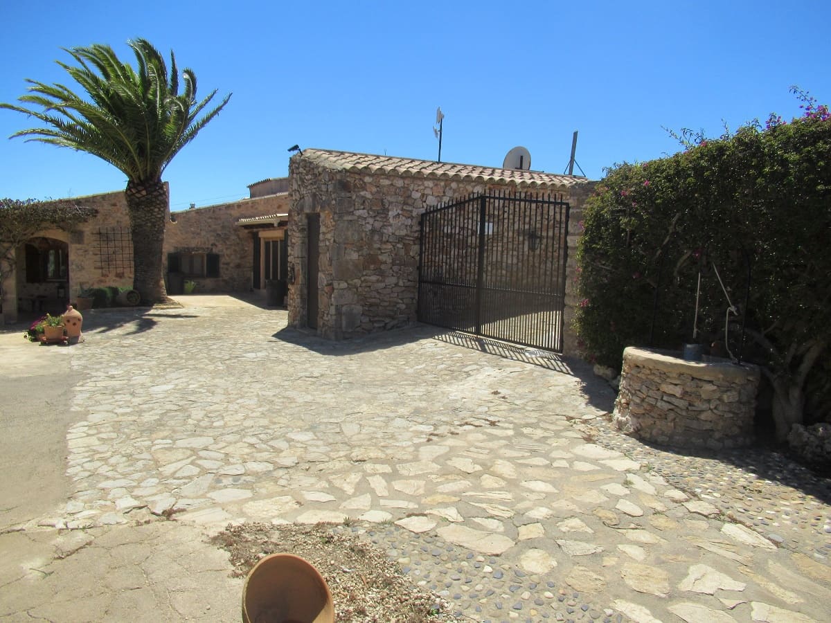 6 bedroom Villa for sale in Calonge with pool garage - € 1,800,000 (Ref: 8263870)