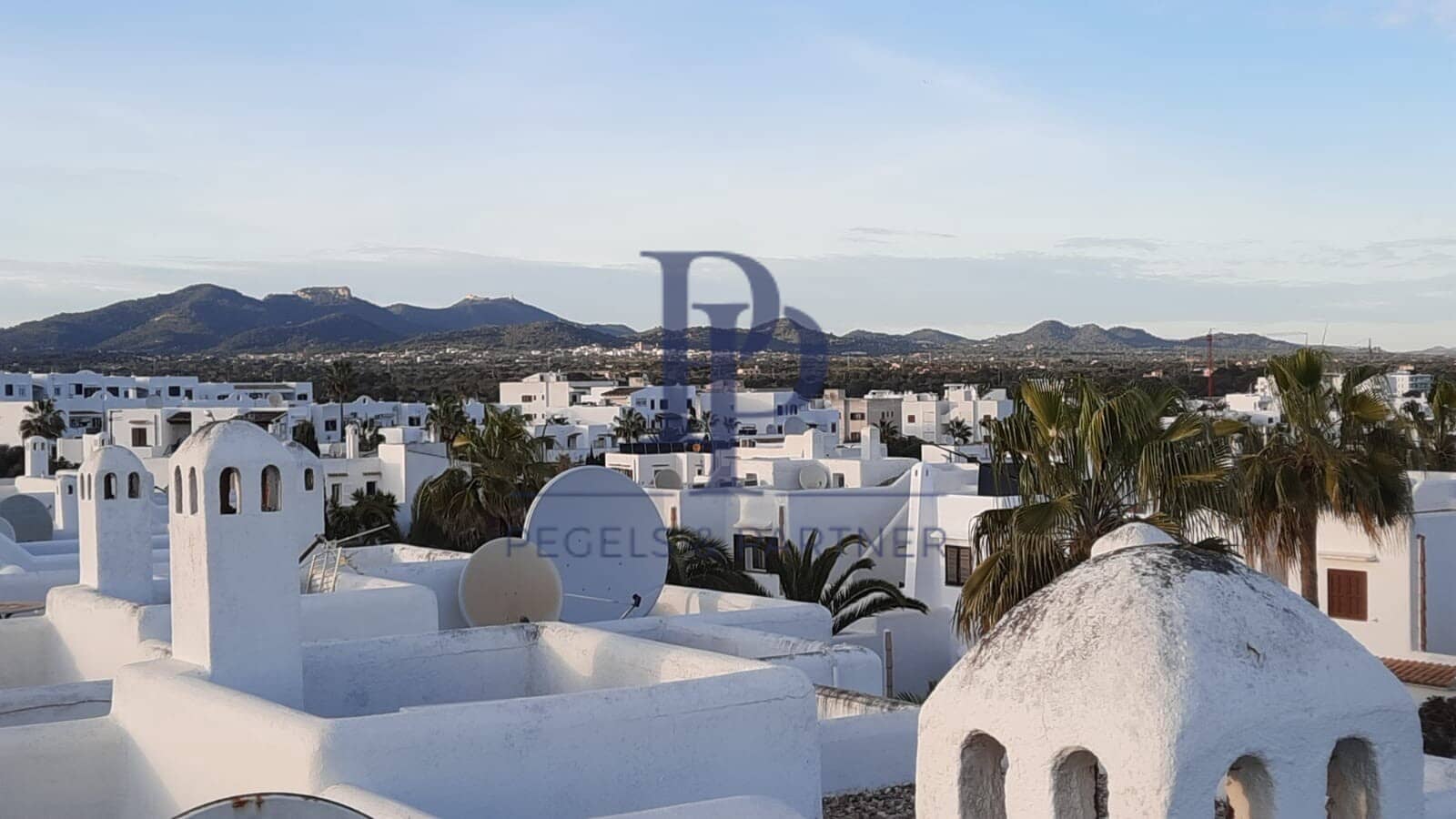 4 makuuhuone Rivitalo myytävänä paikassa Cala d'Or mukana uima-altaan - 585 000 € (Ref: 9479320)