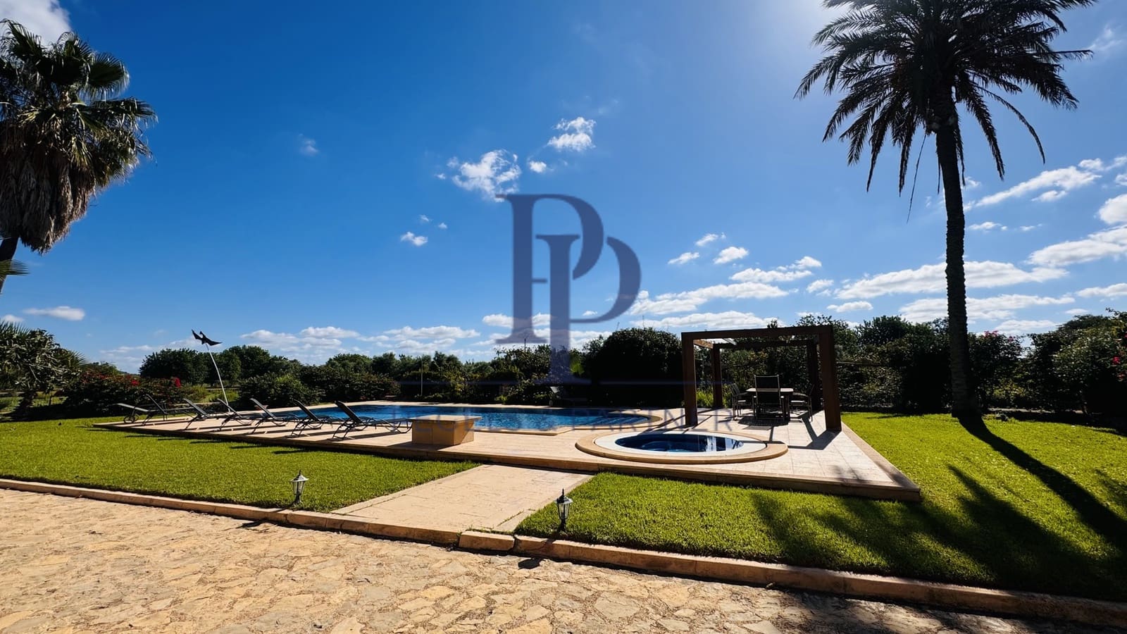 Finca/Casa Rural de 5 habitaciones en Porreres en venta con piscina - 1.990.000 € (Ref: 9479323)