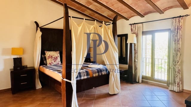 Finca/Casa Rural de 5 habitaciones en Porreres en venta con piscina - 1.990.000 € (Ref: 9479323)