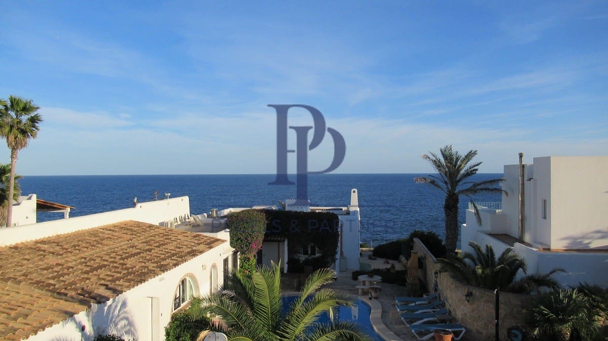 6 quarto Moradia para venda em Cala Serena com piscina - 1 665 000 € (Ref: 9479326)