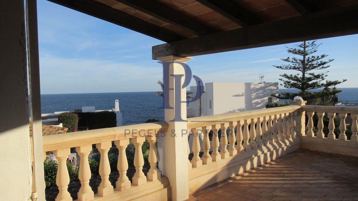 6 quarto Moradia para venda em Cala Serena com piscina - 1 665 000 € (Ref: 9479326)