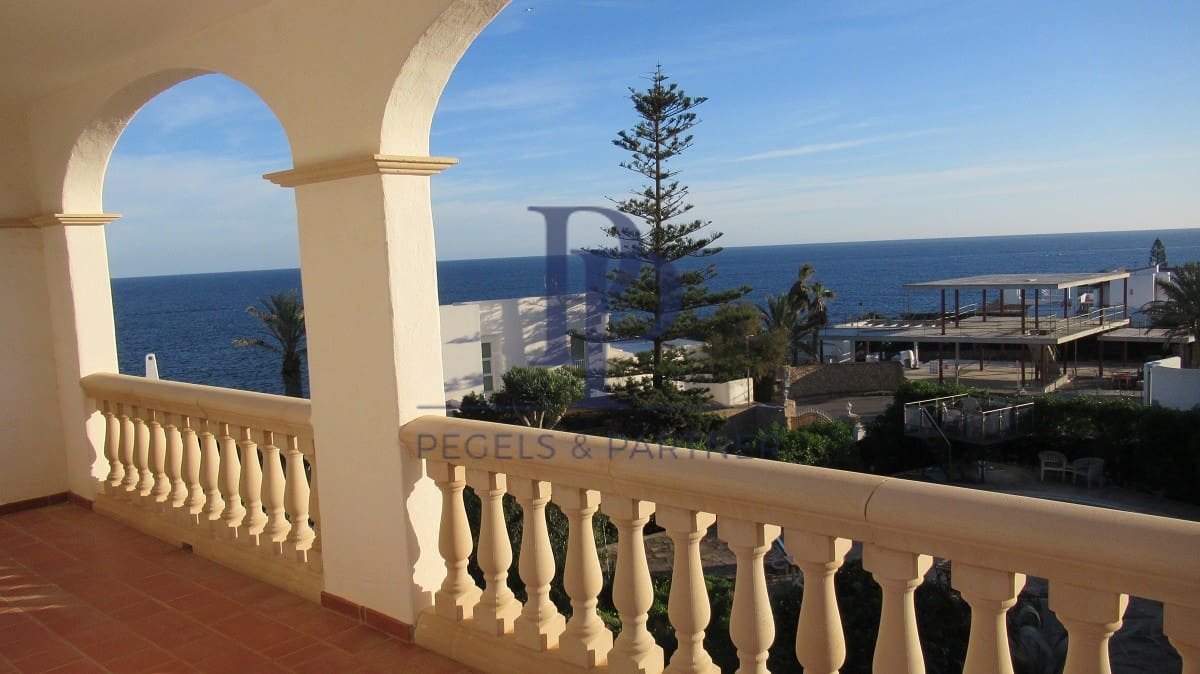 6 quarto Moradia para venda em Cala Serena com piscina - 1 665 000 € (Ref: 9479326)