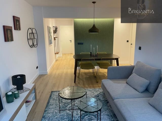 3 bedroom Flat for rent in A Coruña city - € 950 (Ref: 6447179)