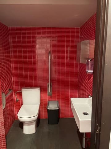 Commerciale in vendita in A Coruña città - 215.000 € (Rif: 6977558)