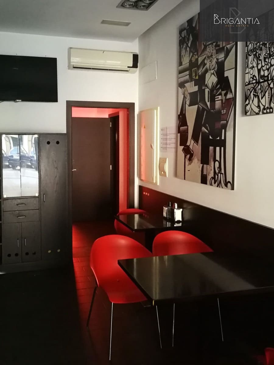 Erhverv til salg i A Coruna by - € 215.000 (Ref: 6977558)