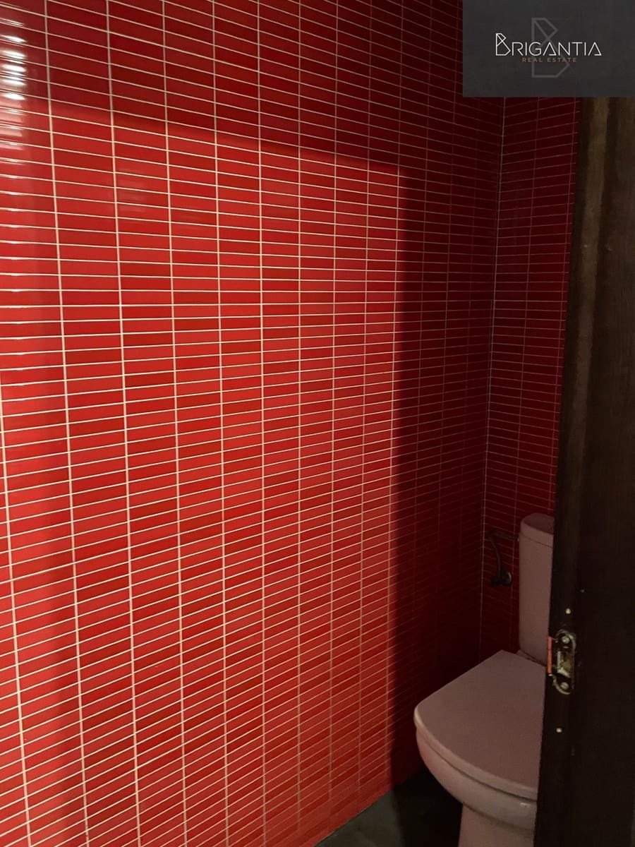 Erhverv til salg i A Coruna by - € 215.000 (Ref: 6977558)