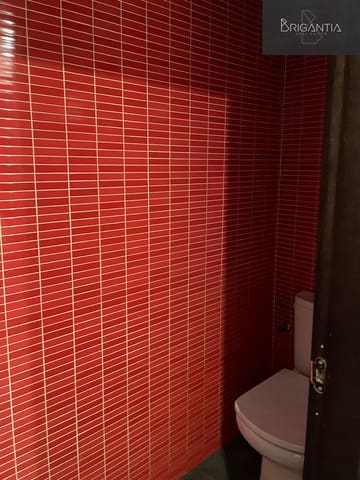 Commerciale in vendita in A Coruña città - 215.000 € (Rif: 6977558)