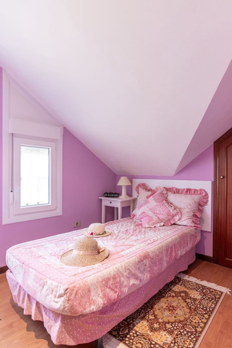 5 makuuhuone Huvila myytävänä paikassa Carral mukana 
autotalli - 350 000 € (Ref: 8696150)