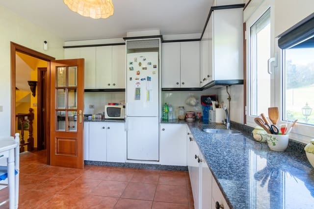 5 sypialnia Willa na sprzedaż w Carral z garażem - 350 000 € (Ref: 8696150)