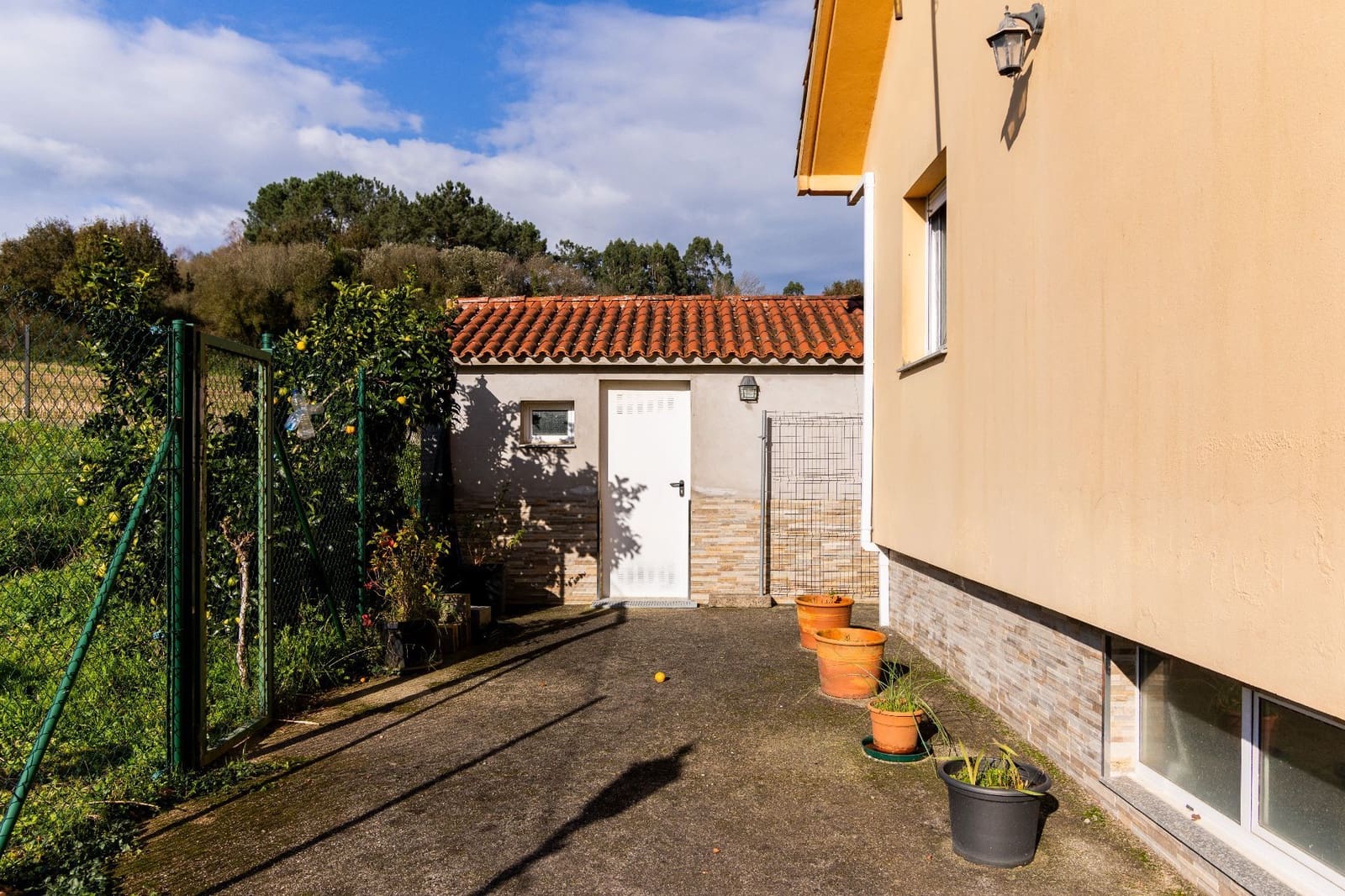 5 makuuhuone Huvila myytävänä paikassa Carral mukana 
autotalli - 350 000 € (Ref: 8696150)