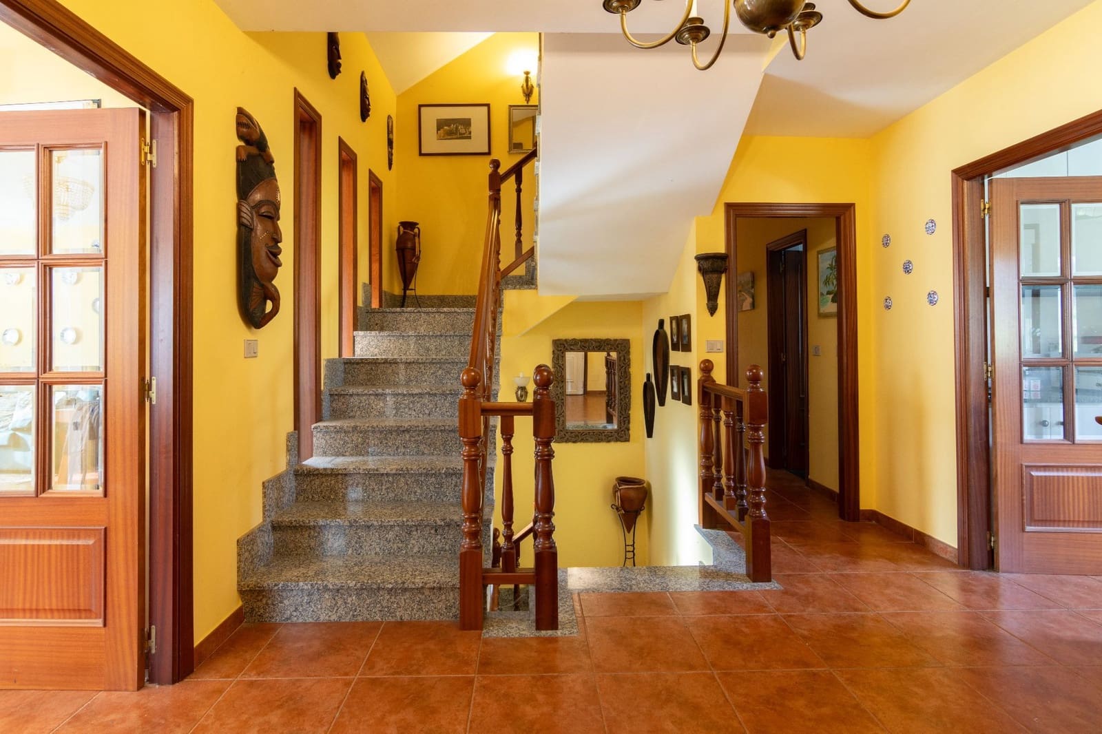 5 makuuhuone Huvila myytävänä paikassa Carral mukana 
autotalli - 350 000 € (Ref: 8696150)