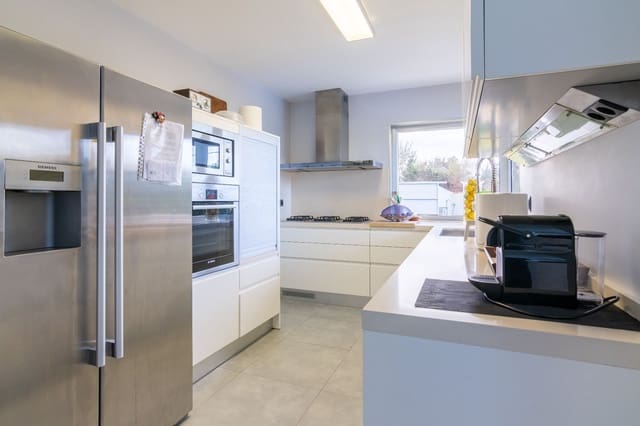 5 sypialnia Willa na sprzedaż w Miño z basenem garażem - 580 000 € (Ref: 8815433)