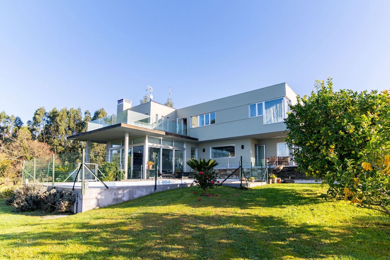 5 soveværelse Villa til salg i Mino med swimmingpool garage - € 580.000 (Ref: 8815433)