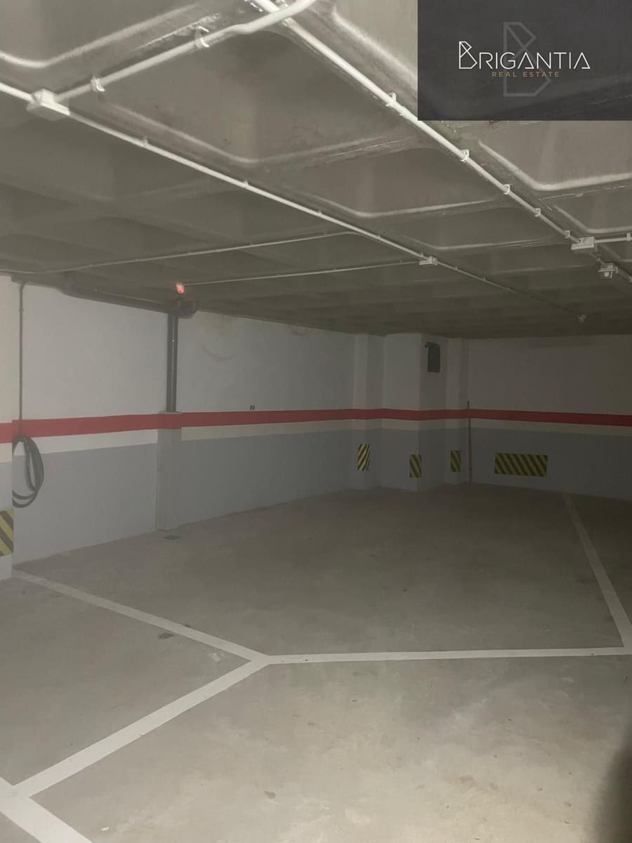 Garage til salg i A Coruna by - € 48.000 (Ref: 8838290)