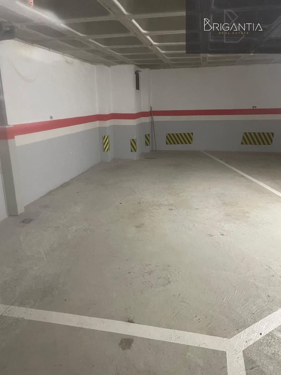 Garage til salg i A Coruna by - € 48.000 (Ref: 8838290)