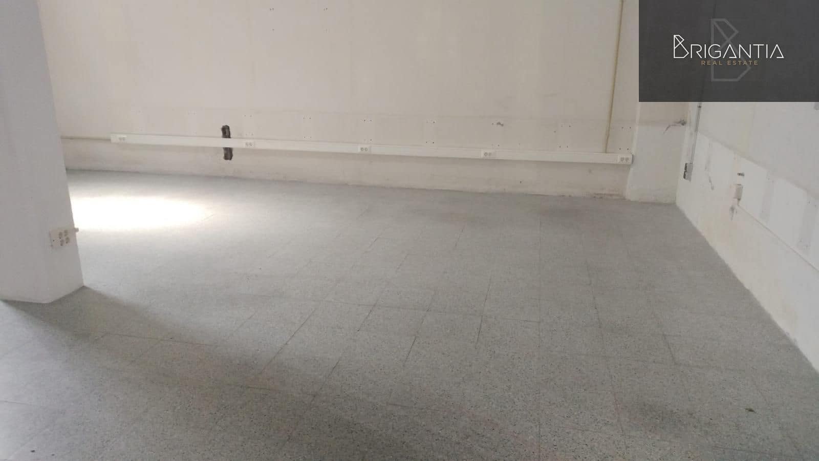 Commerciale da affittare in A Coruna citta - 590 € (Rif: 8961144)