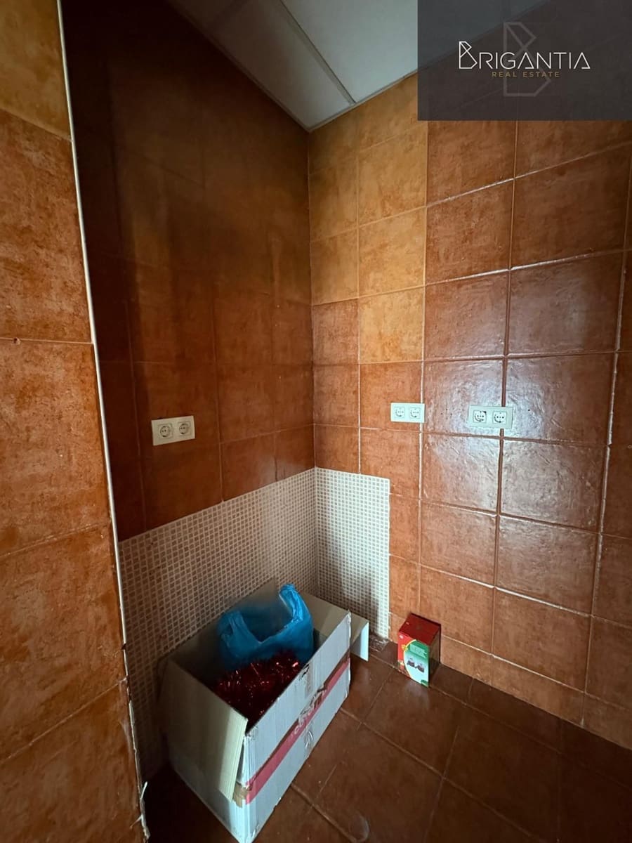 Erhverv til leje i A Coruna by - € 550 (Ref: 8969957)