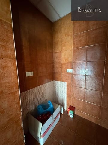 Erhverv til leje i A Coruña by - € 550 (Ref: 8969957)