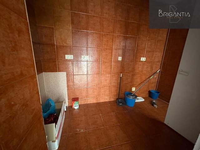 Erhverv til leje i A Coruña by - € 550 (Ref: 8969957)