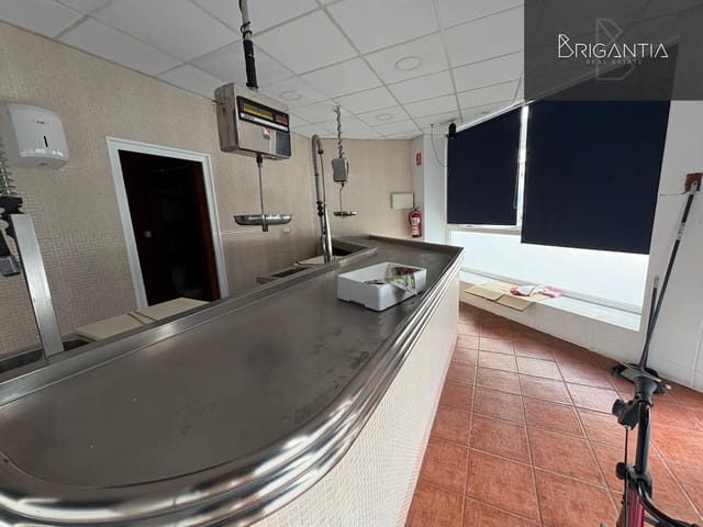 Erhverv til leje i A Coruña by - € 550 (Ref: 8969957)