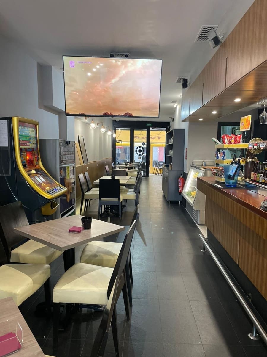 Local Commercial à louer à La Corogne ville - 1 500 € (Ref: 8969958)